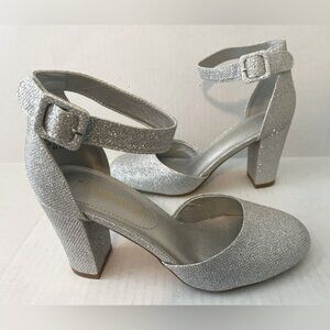 New DREAM PAIRS Women's Silver Angela Closed Pumps, Size 8.5